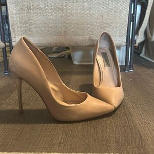 Steve Madden Tan Leather Stiletto Pumps, size 6